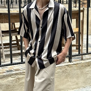 [Unisex] Stripe open kara half shirts(2color)