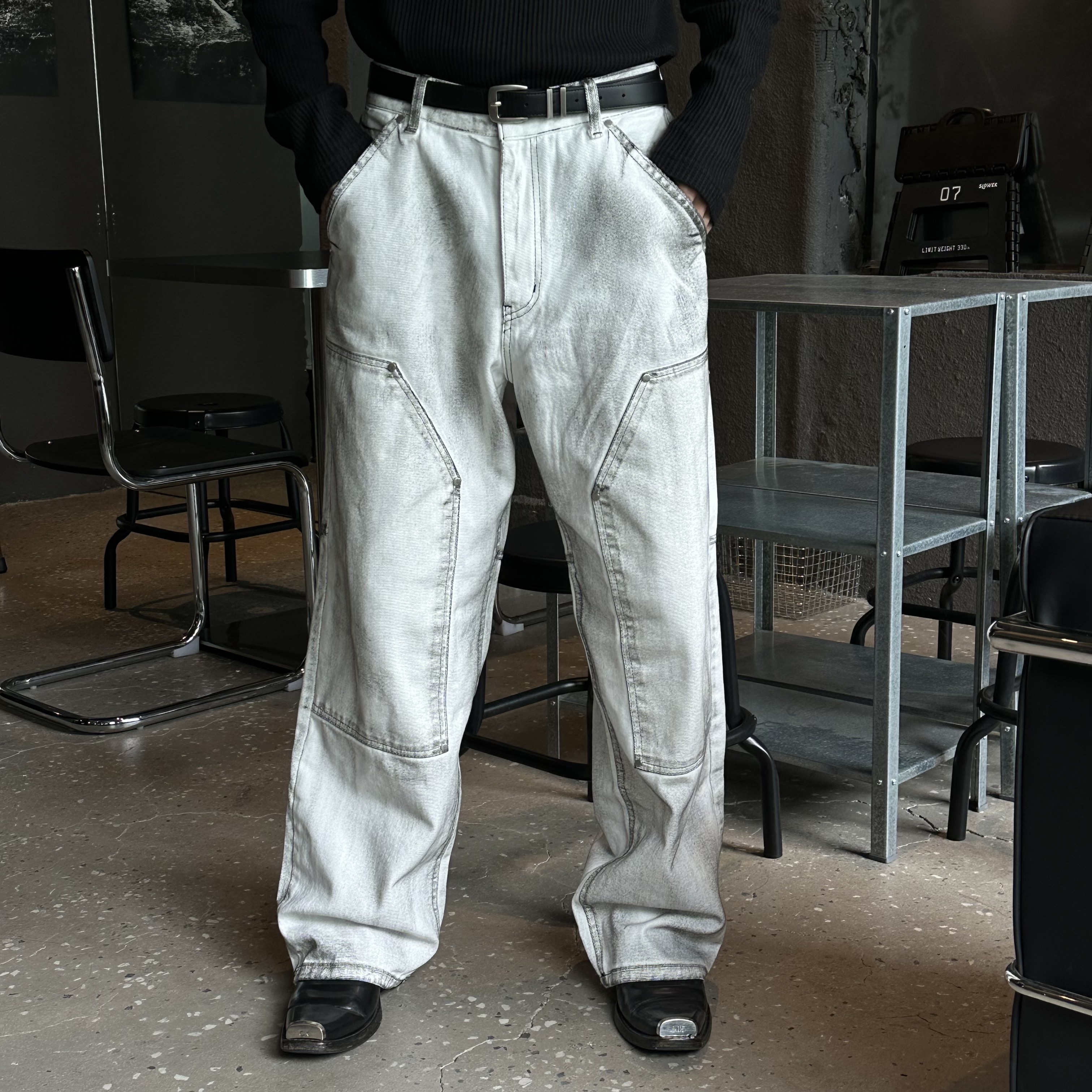 [Unisex] White dirty rivet pants